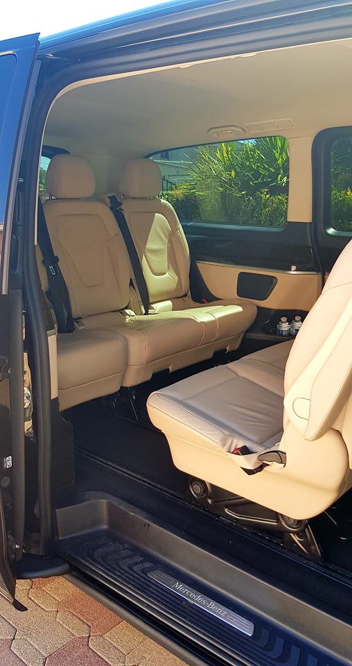 Intérieur du véhicule propre, spacieux et confortable